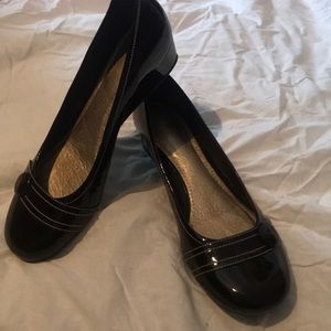 Gianni Bini Brown Leather Flats